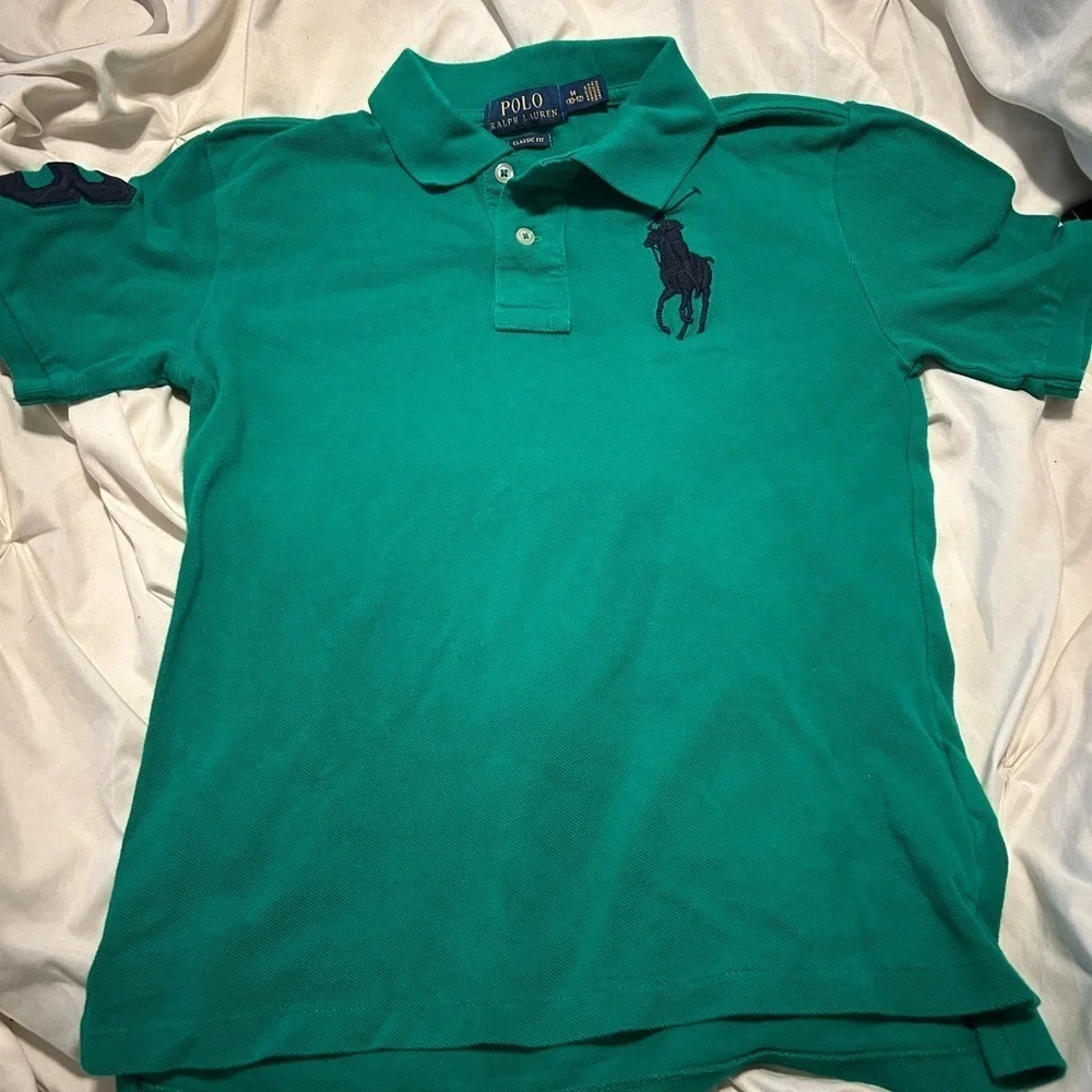 Ralph Lauren Polo shirt. Boys 10/12 Great condition. Brighter than photos.